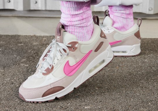 The “Smokey Mauve” Air Max 90 Futura Arrives In Time For The Valentine’s Day Gifting Season