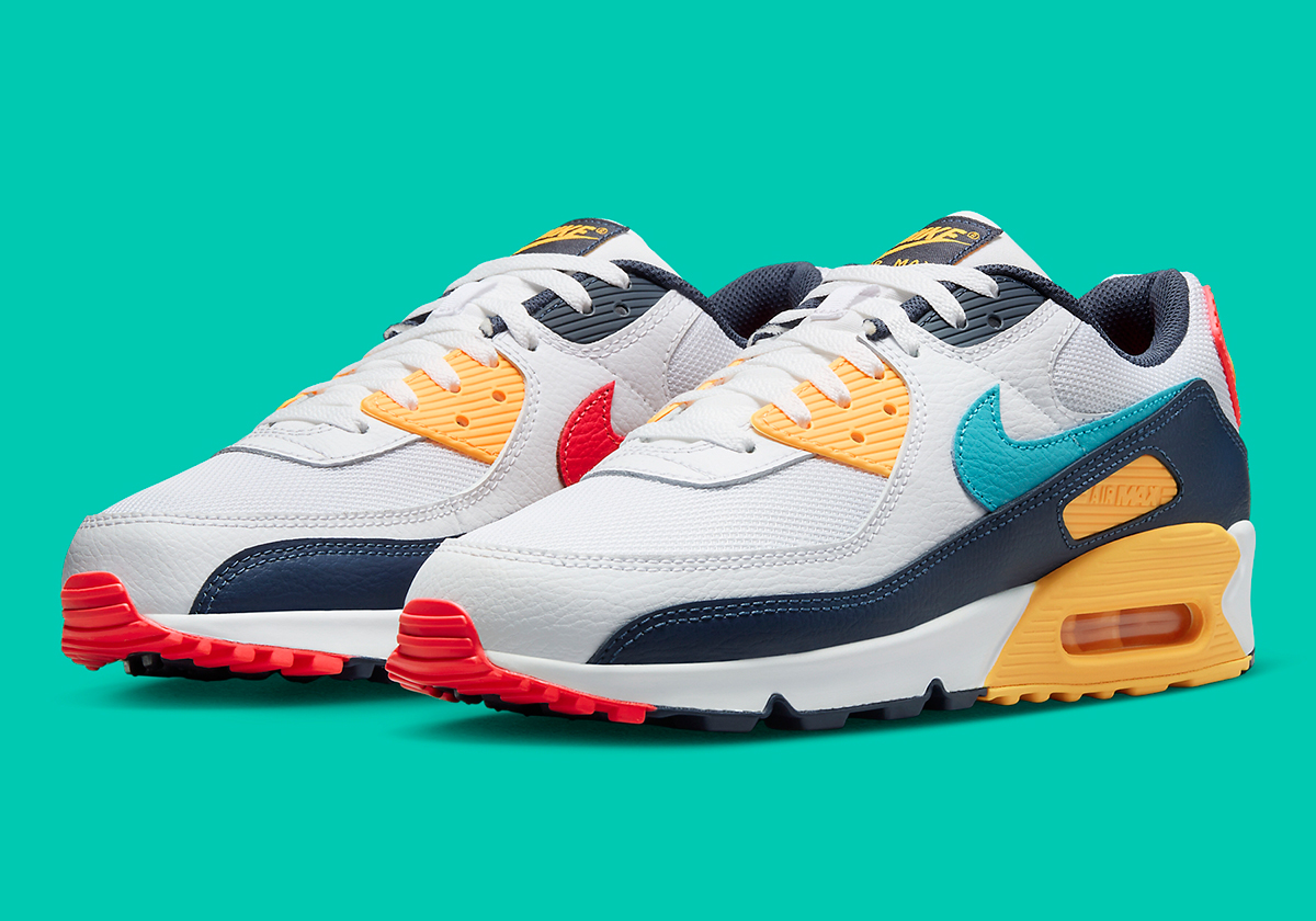 The torch Nike Air Max 90 "University Gold/Dusty Cactus" Emphasizes Vibrant Color