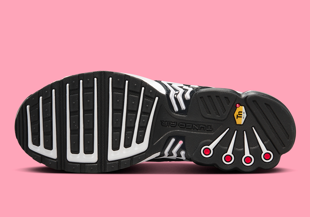 Nike Air Max Plus 3 Black White Pink Hf3838 001 1