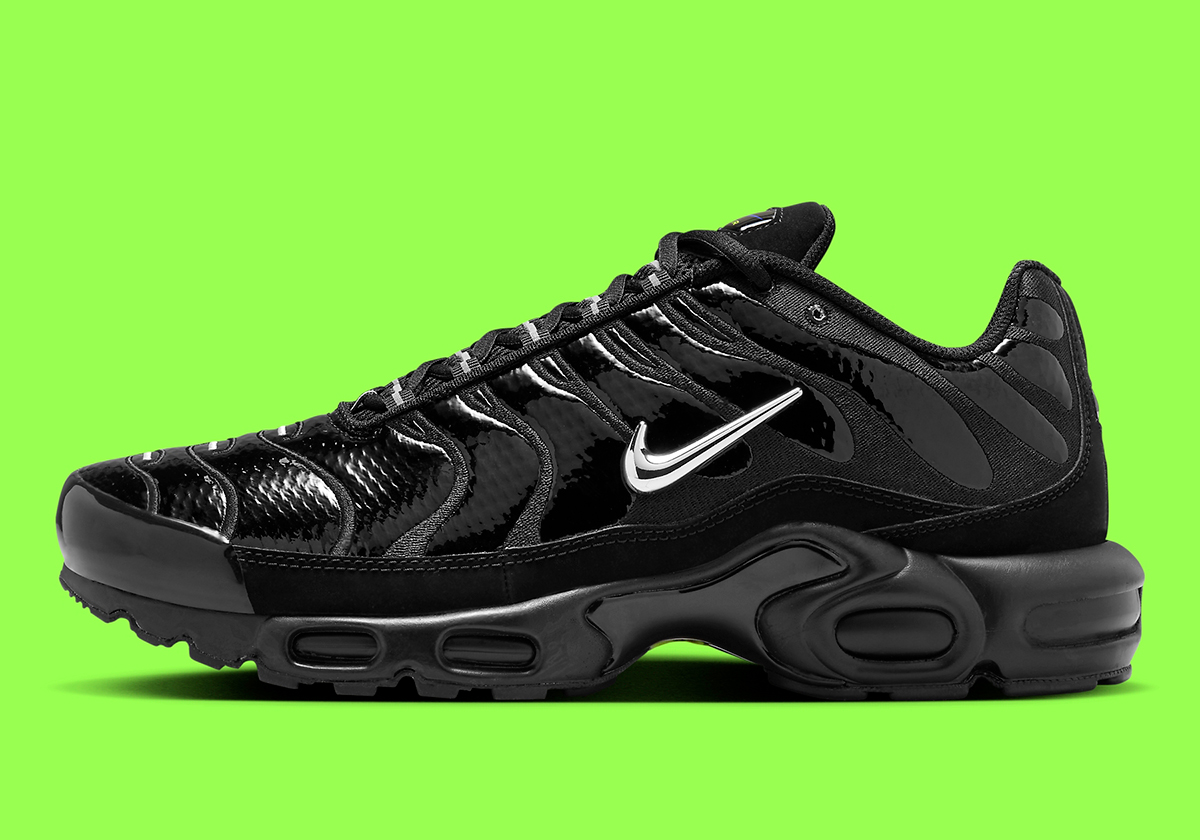 Nike Blacks Out The Air On This Tuned Air Classic