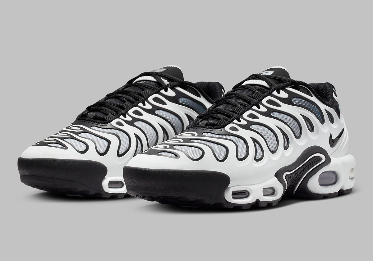 The Nike Air Max Plus Drift Goes "Yin Yang" With Black And White