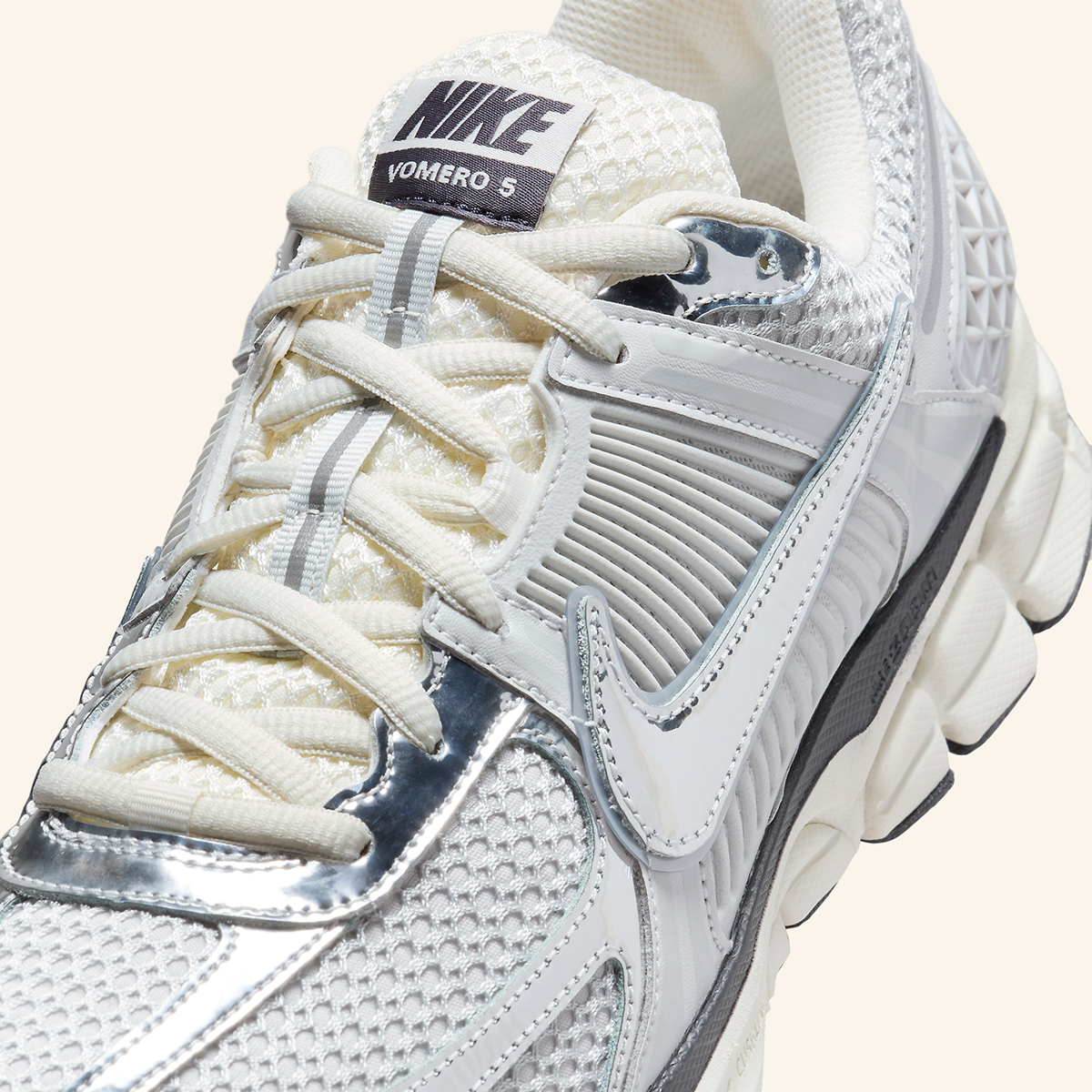 Nike Zoom Vomero 5 Summit White Metallic Silver Hj3758 001 1
