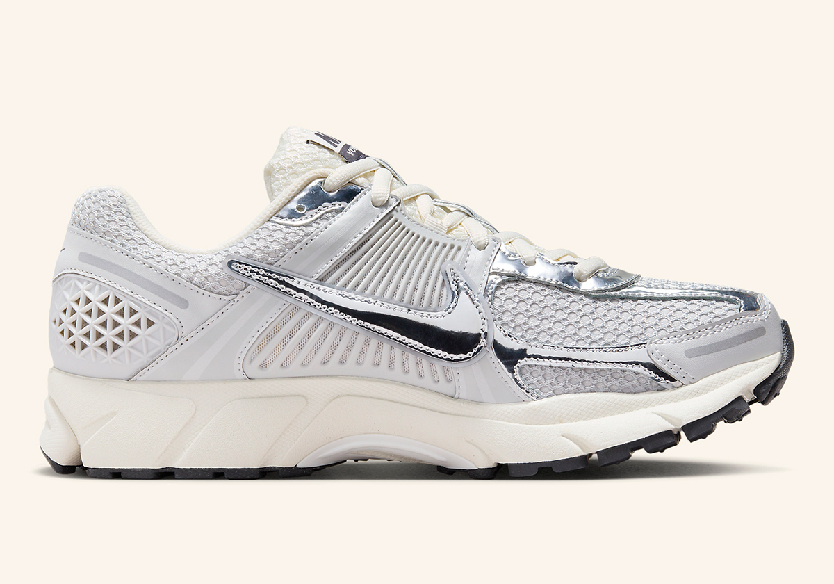 Nike Tall Tech fleece joggingbroek in grijs Summit White Metallic Silver Hj3758 001 7