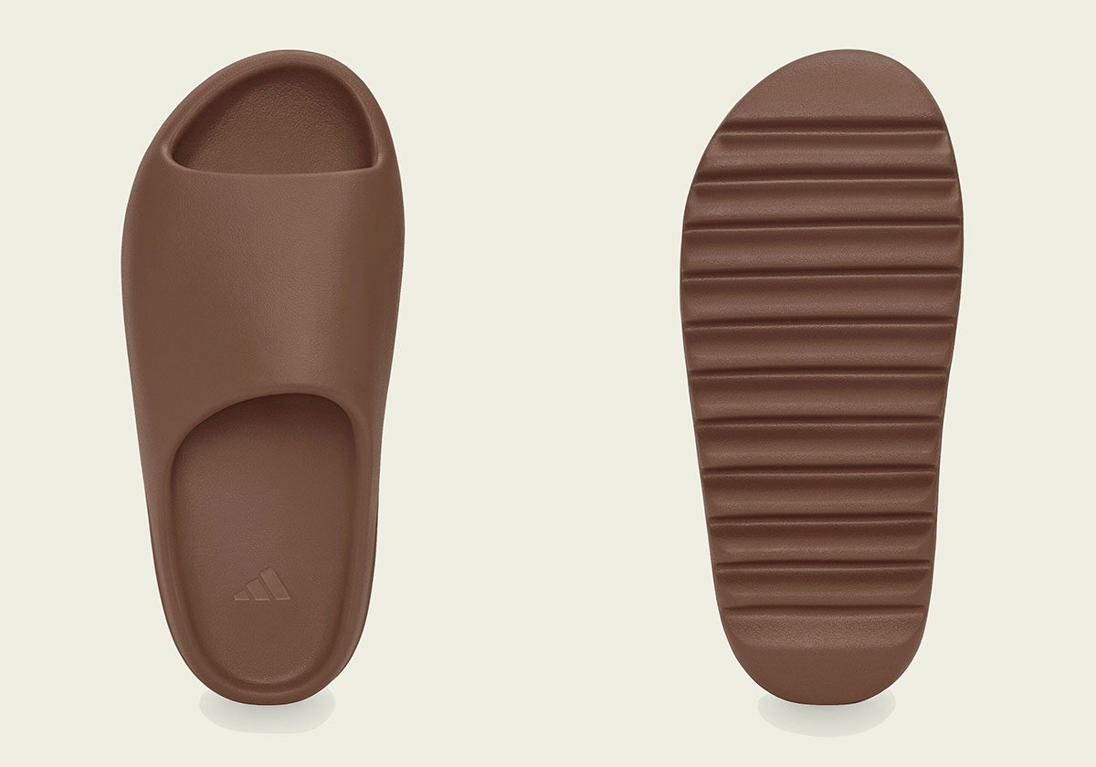 adidas practice Yeezy Slide “Flax” Releases On March 20th