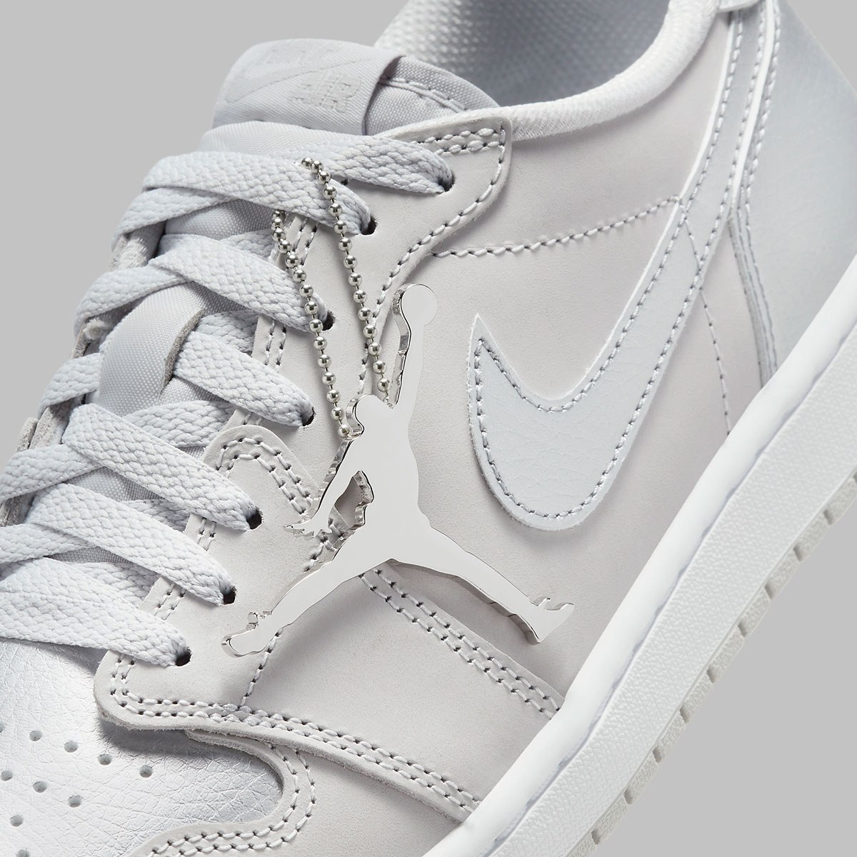 aj 1 metallic silver