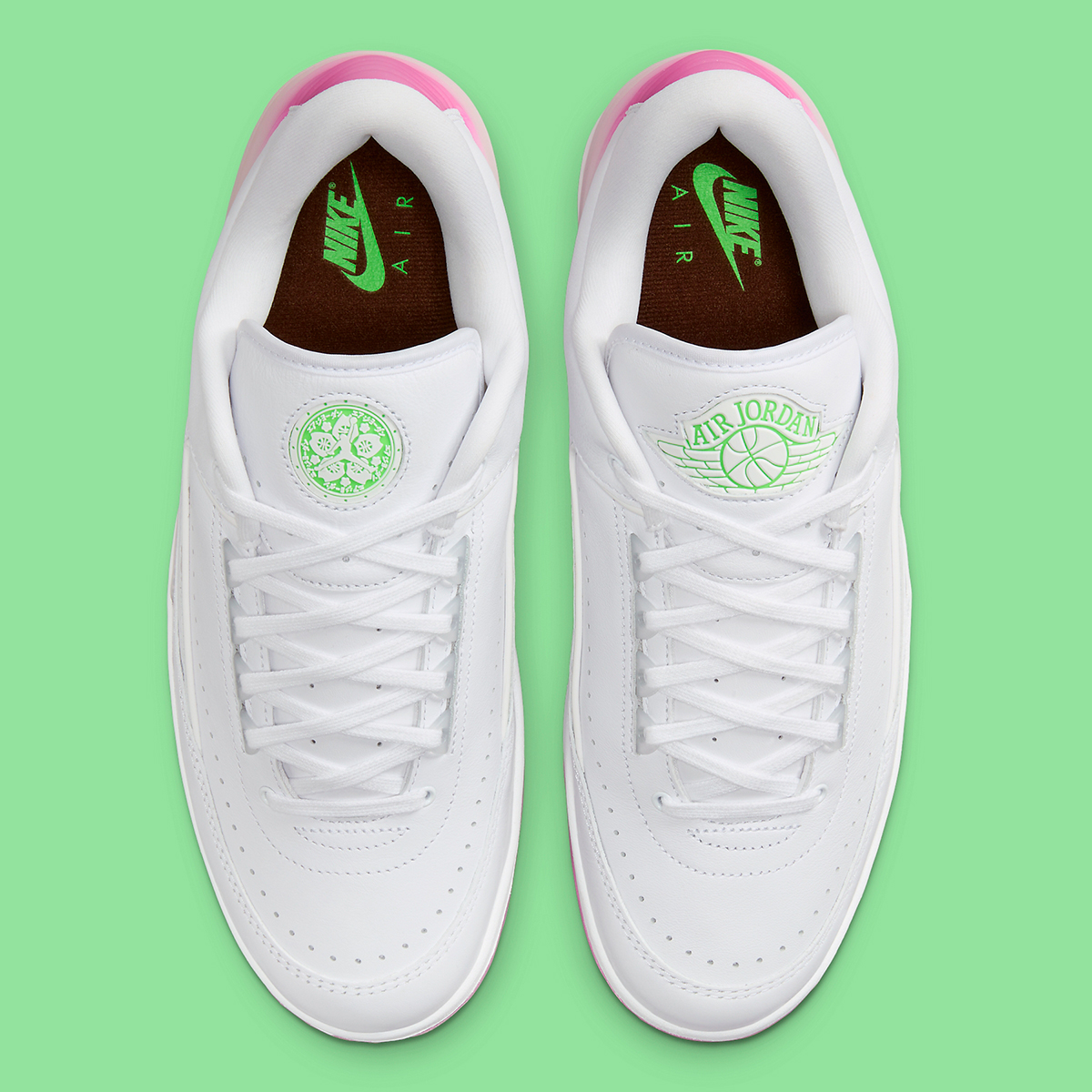 Air Jordan 11 CMFT Low-sko til større børn hvid Cherry Blossom Fq3228 100 4