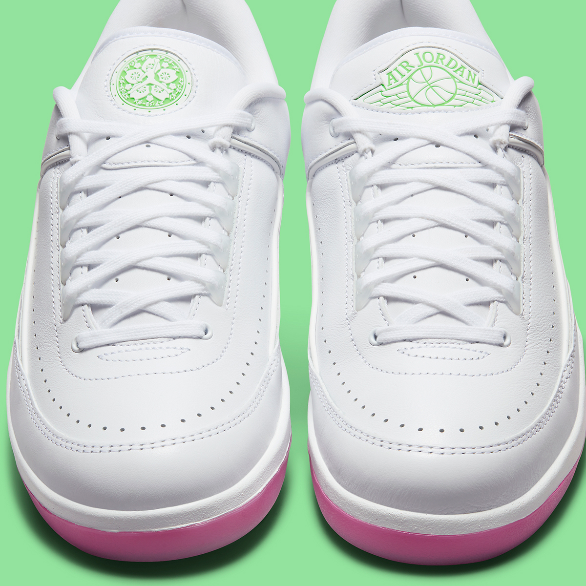 Air Jordan 11 CMFT Low-sko til større børn hvid Cherry Blossom Fq3228 100 9