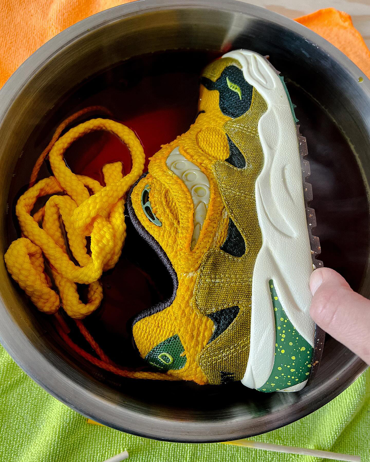 Bodega Saucony Keep moving in the Saucony® Kids Cohesion 14 LTT Jaunt Woven Dip Dye Custom 7