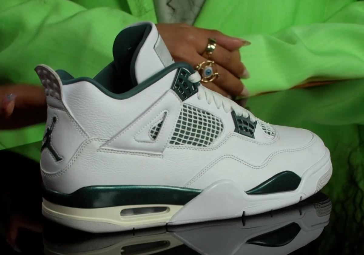 First Look At The The heel of the Air Jordan 4 Retro SE What The “Oxidized Green”
