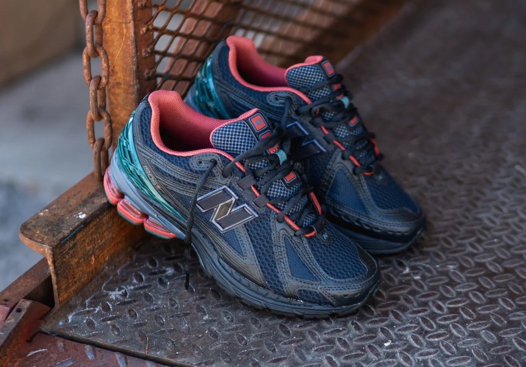 new-balance-1906r-black-dark-  display picture 1