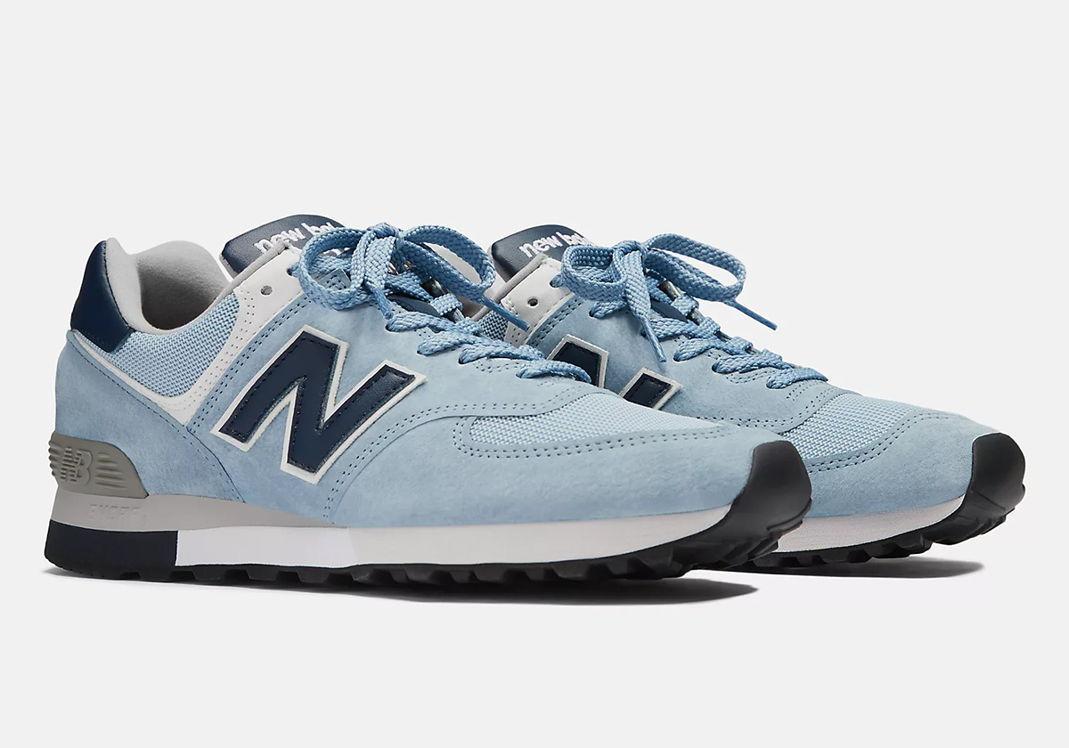 “Blue Fog” Takes Over The New Balance 576