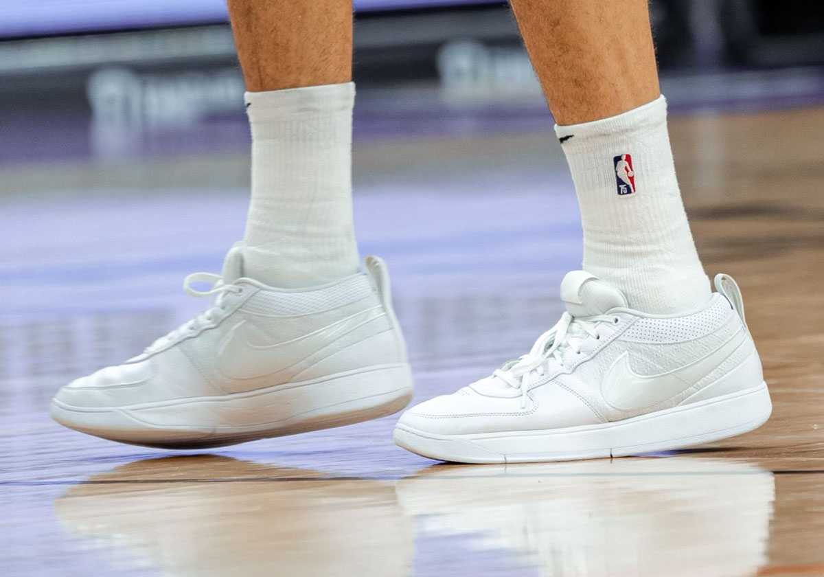 Devin Booker Wears All-White Experience nike dual fusion tr 3 42.5р “Narcos” PE