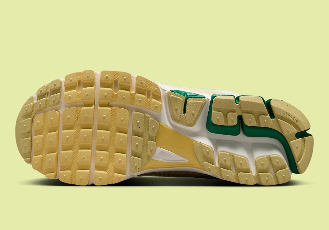 Nike Zoom Vomero 5  display picture 3