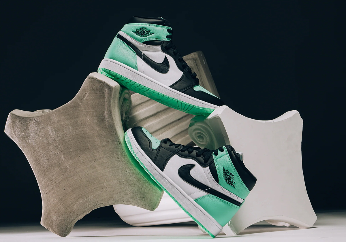 Where To Buy The Nike Men S Air Jordan Retro I 1 Mid Se Dark Chocolate “Green Glow”