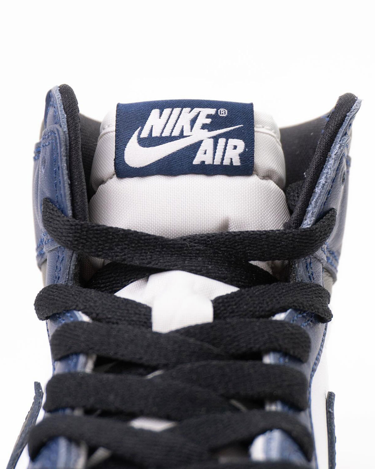 Do you really know the history of the Air Jordan Selection 1 Retro High Og Midnight Navy Dz5485 401 2