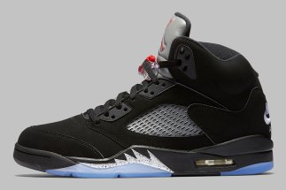 Air Light jordan 5 “Black/Metallic” Reimagined Releasing In 2025 With Reflective Piping