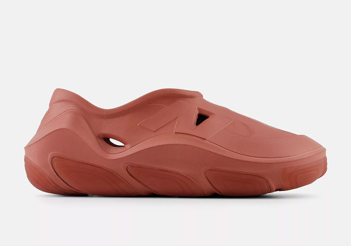 new balance rcvry white