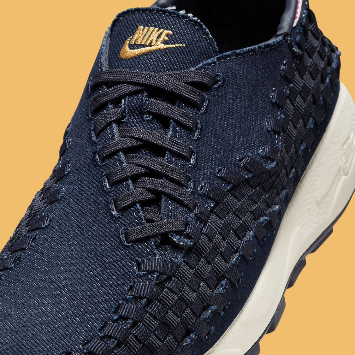 Nike Air Footscape Woven  display picture 3
