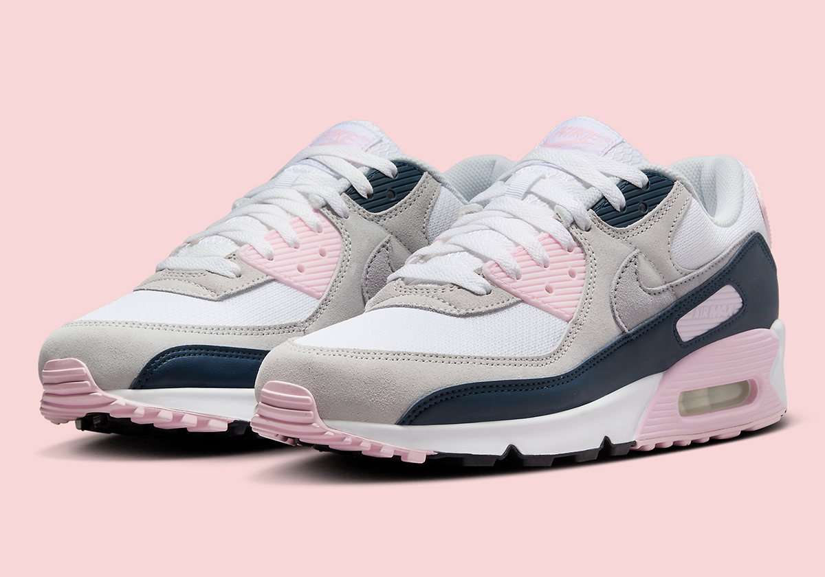 This "Navy/Pink" Nike Air Max 90 Is A GR-Lovers Dream