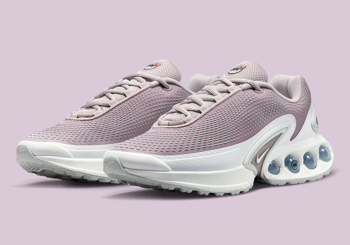 Nike The lovely ladies from Liberty London have been laying lavish patterns on some of Nike's most 90 Kadın Mavi Sneaker White Platinum Violet Fj3145 004 Release Date 6