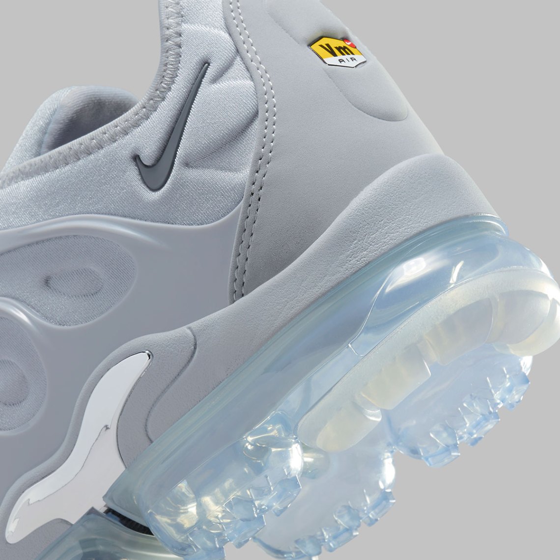 Nike Vapormax Plus  display picture 1