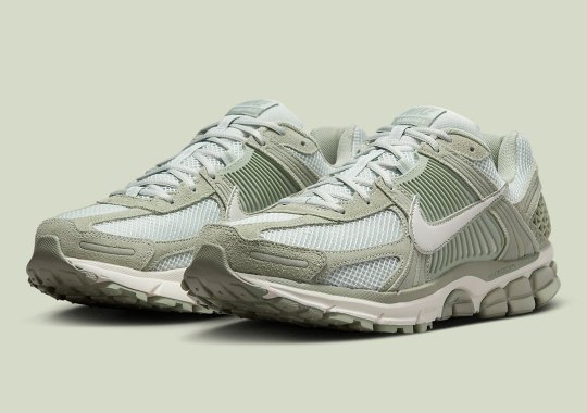 "Jade" Glimmers On The Nike Zoom Vomero 5