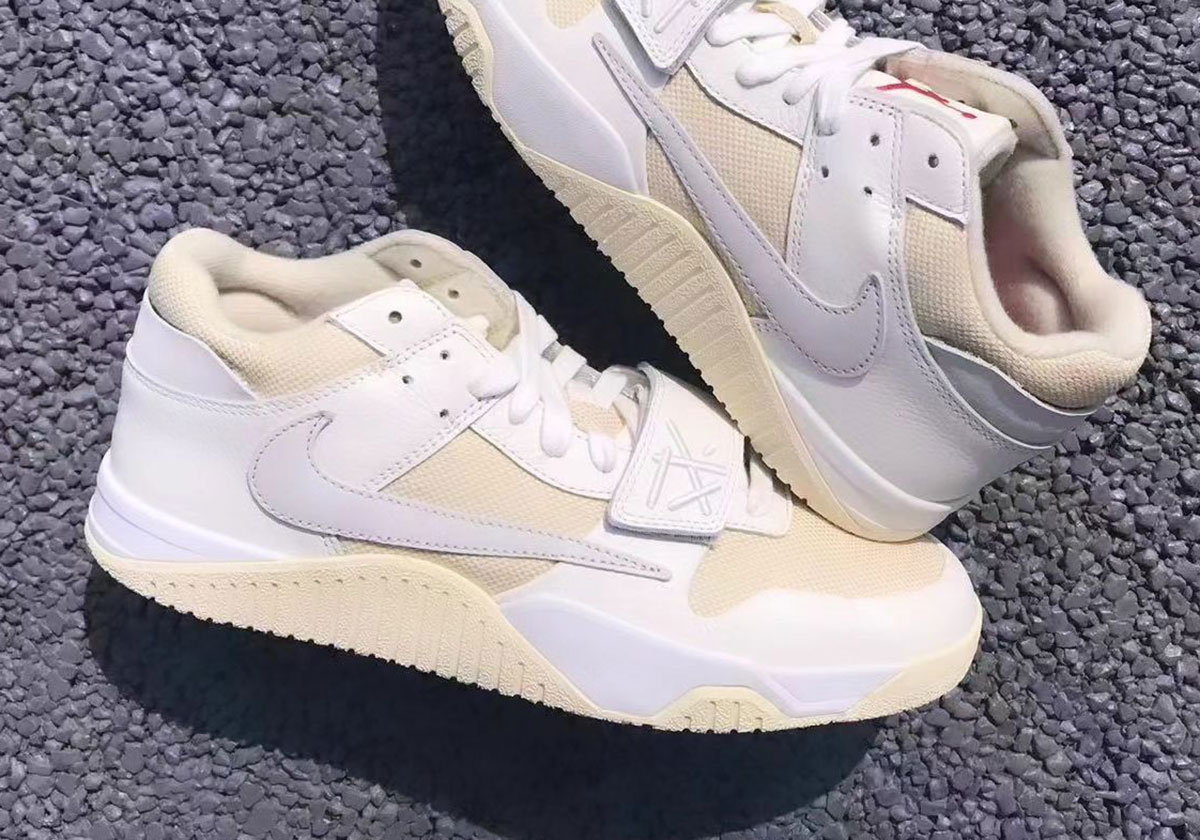 Travis Scott’s nike ankle dunk heels sneakers shoes clearance Emerges In White/Cream