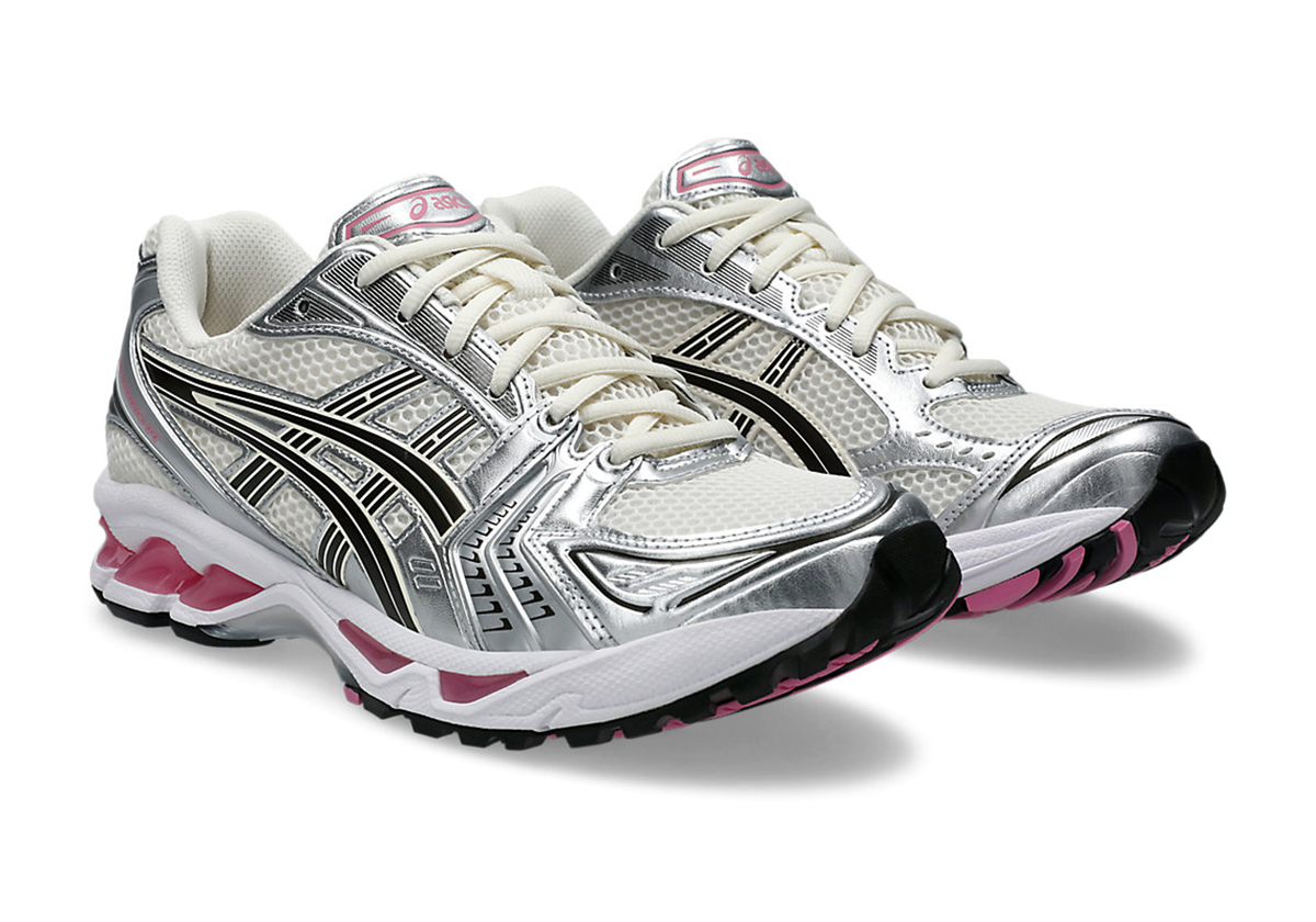 The asics und Gel-Kyrios Black White Surfaces With “Sweet Pink” Accents