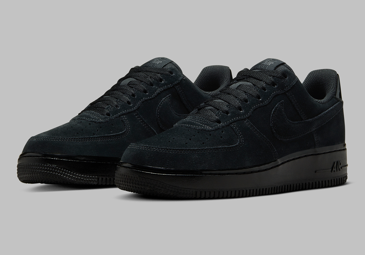 Black Suede and Patent wurden Meet On The Nike Air Force 1