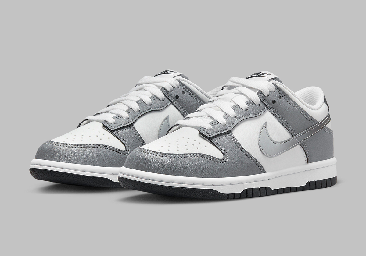 A Gradient Swoosh Spruces Up The nike cheap dunk all editions shoes free youtube women GS
