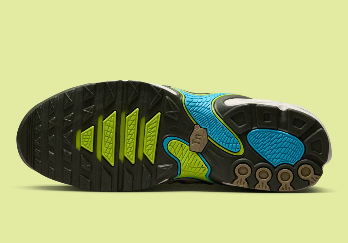 Nike Air Max Plus Drift  display picture 1