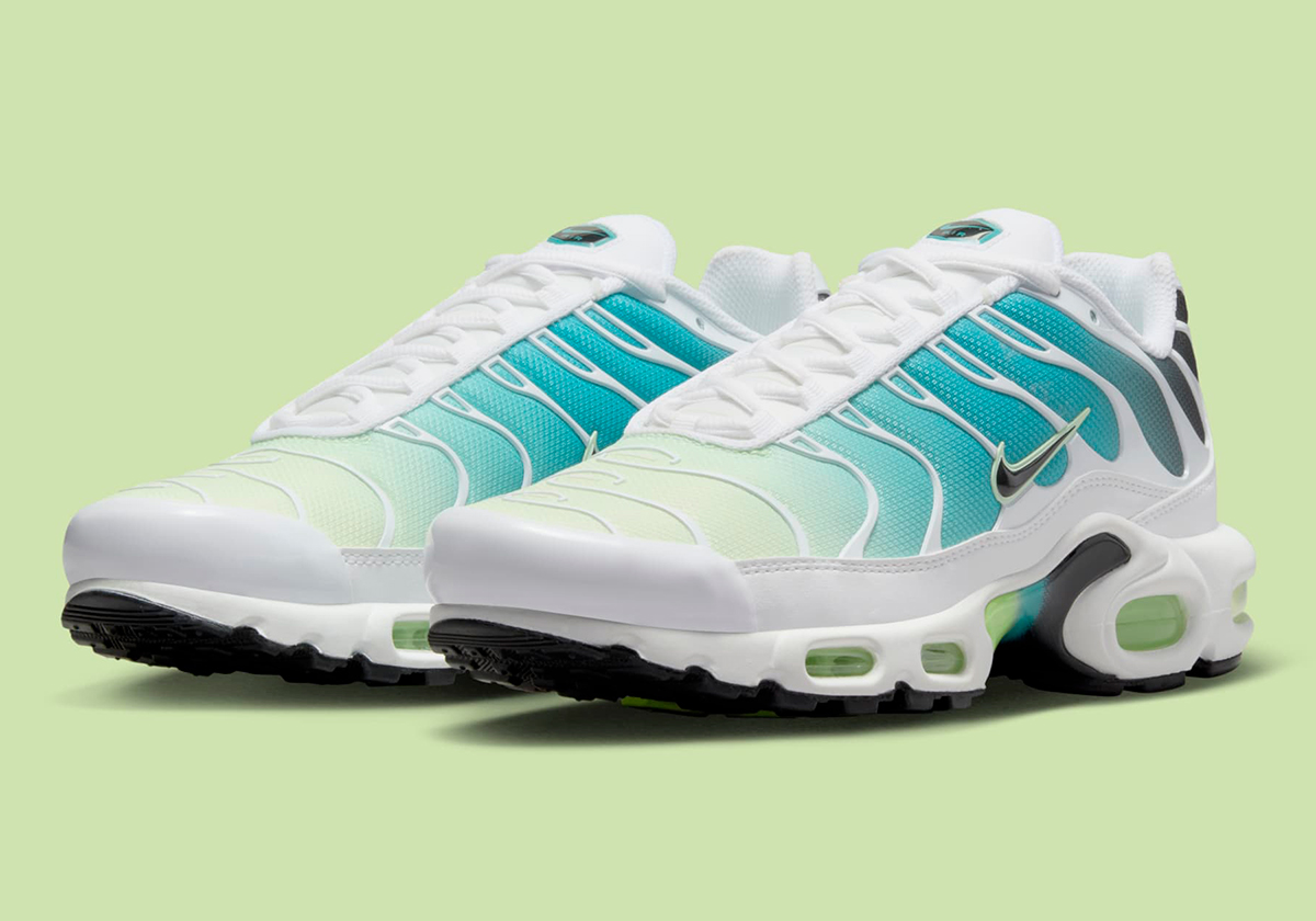 Waves Crash On The Nike Air Max Plus "Dusty Cactus"