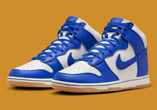 The hybride Nike Dunk High Marries A "Kentucky" Upper With Gum Soles