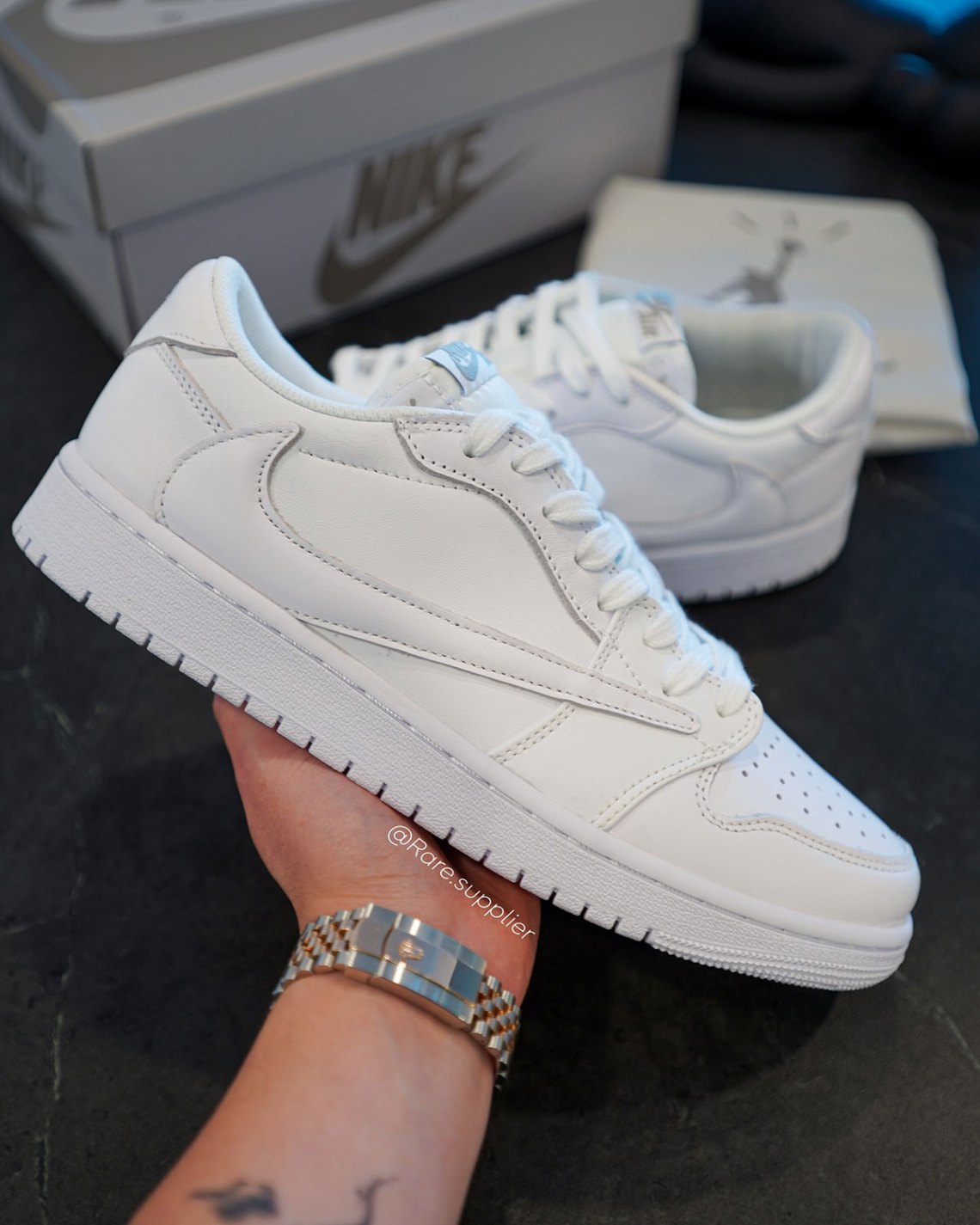 Jordan 1 Retro OG x Travis Scott Low White Sneakers Jordan 1 Retro Low OG SP Travis Scott Michael Rubin White  main image 4