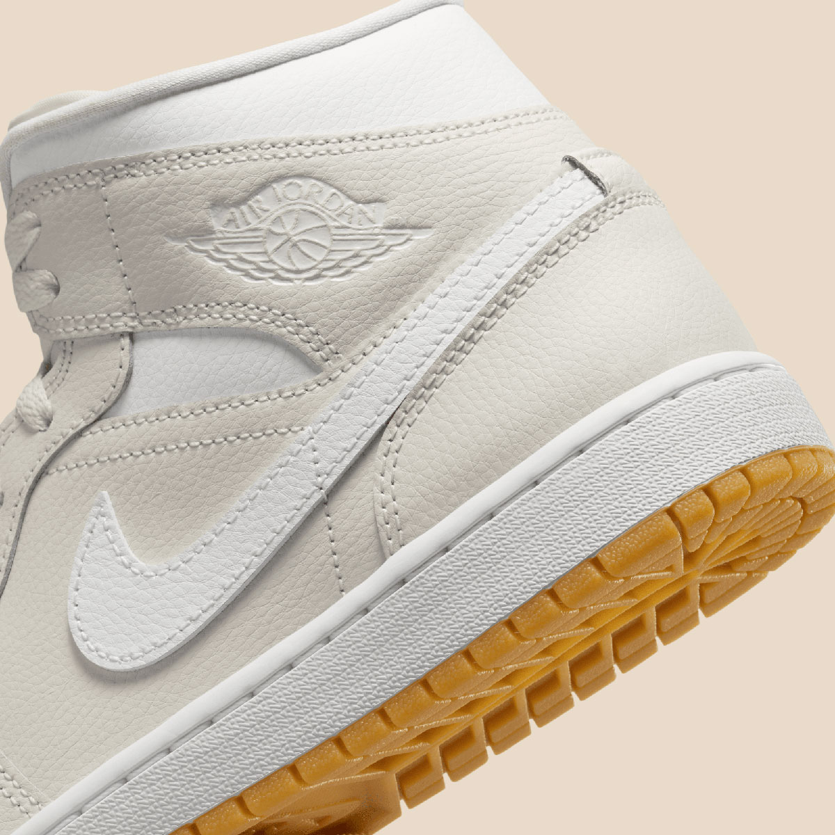 Bei AFEW bekommt ihr diese Jordan 1 Modelle ebenfalls unter Retail Light Bone VII Gum Yellow Bq6472 021 3