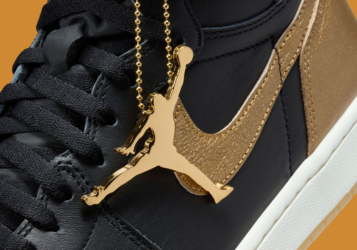 Jordan retro 1 gold best sale