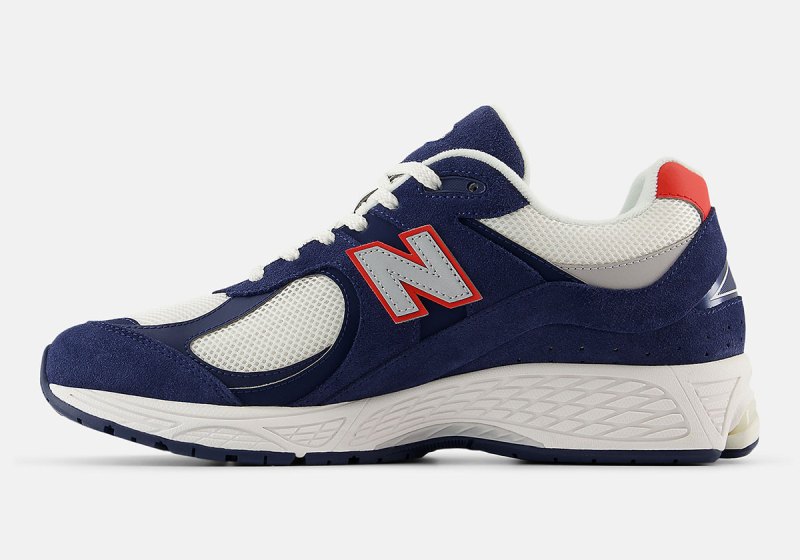 New Balance 2002R 