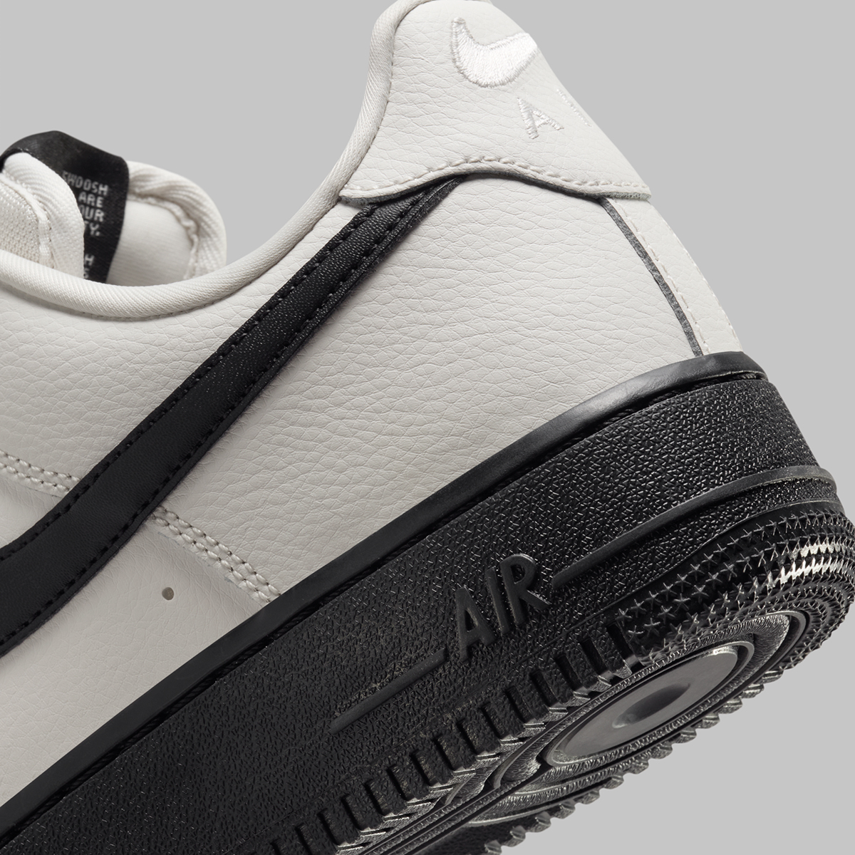 Different Heel Branding Appears On The Air Force 1 Low 