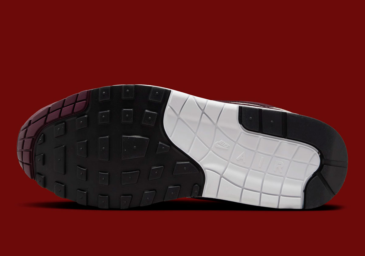 night maroon air max