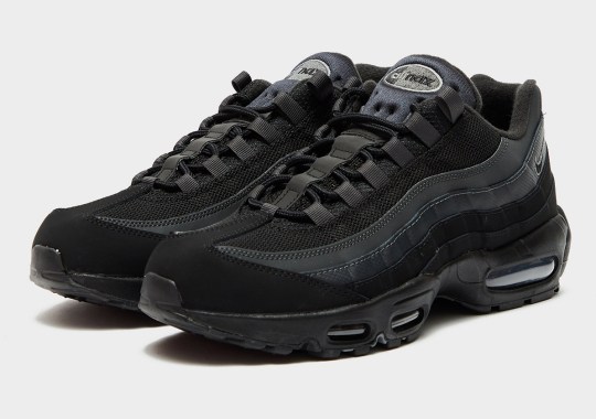 Essential All-Black Appears Again On The Nike Air Max 95