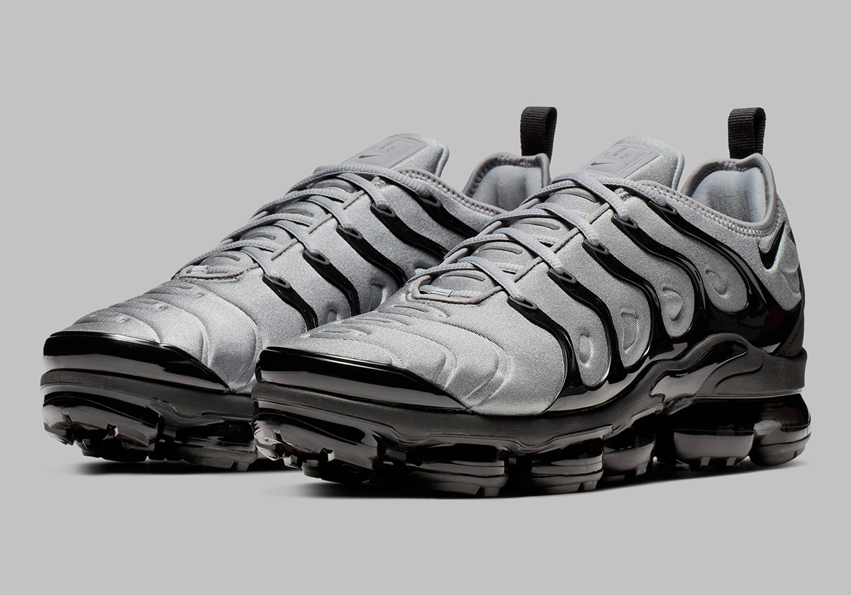 Nike vapormax plus women's grey best sale