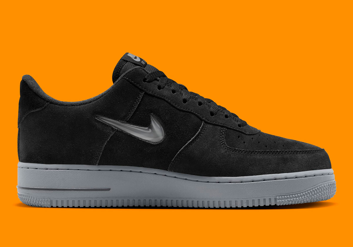 Nike air force 1 black suede hotsell