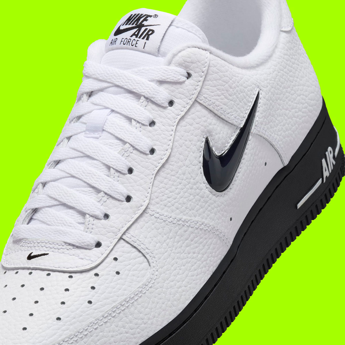 Nike air force 1 flyknit black friday best sale