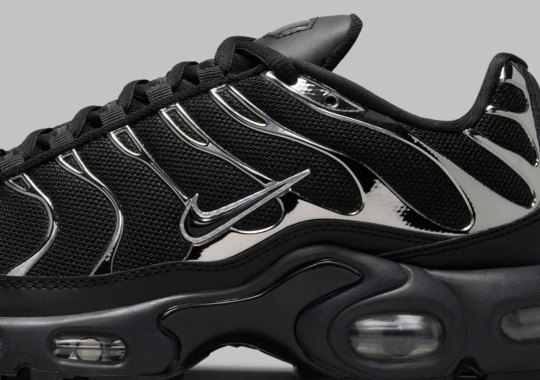 nike air max plus black chrome silver hj9743 001