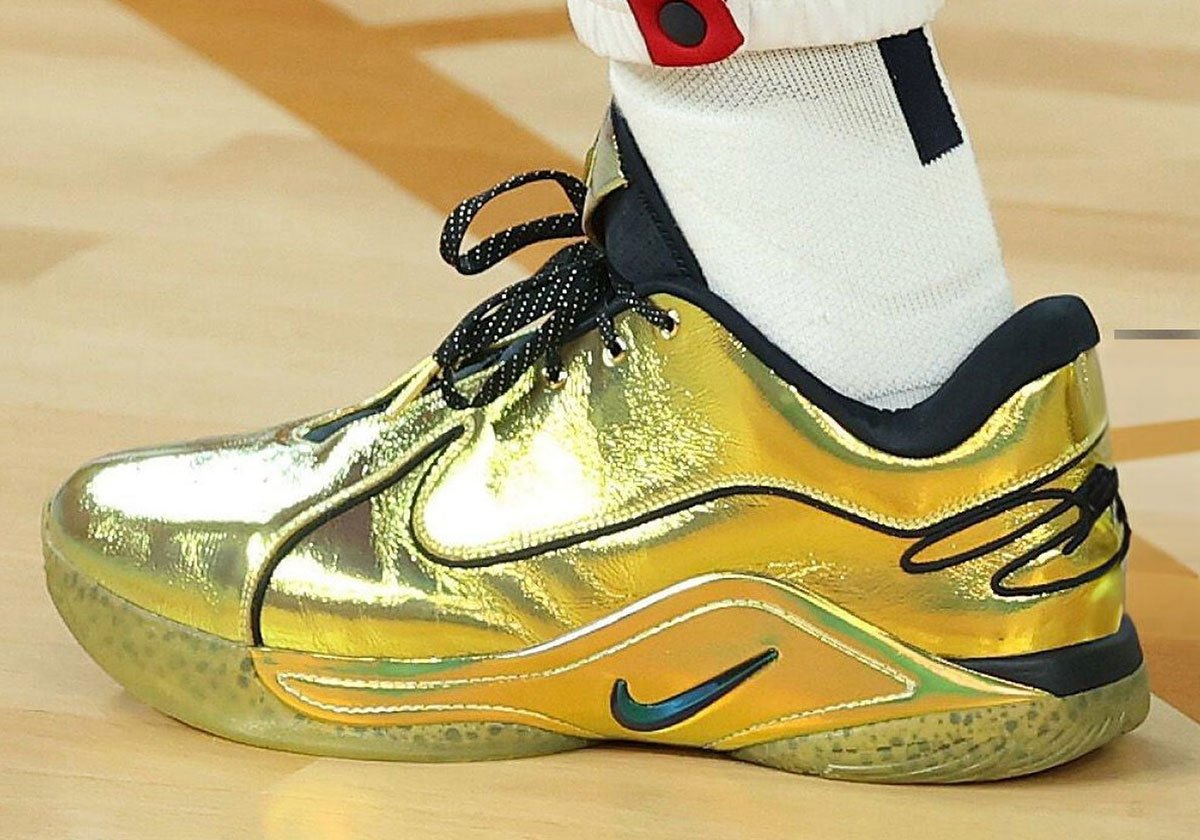 Nike LeBron 22 Olympic Gold Medal PE | SneakerNews.com