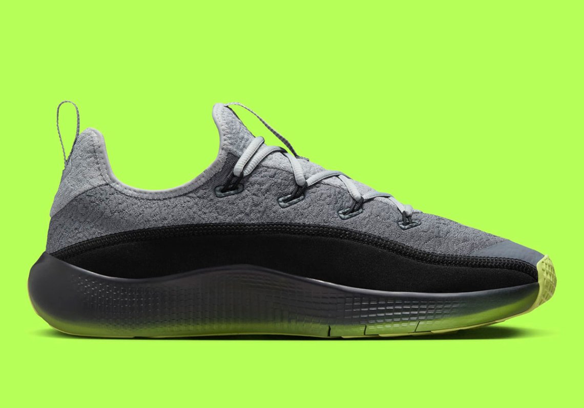 Nike LeBron TR 1  display picture 3