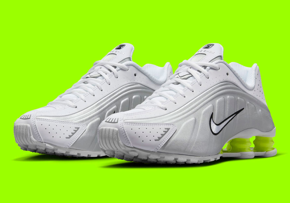 Nike Shox R4 White Metallic Silver Volt Ar3565 102 4