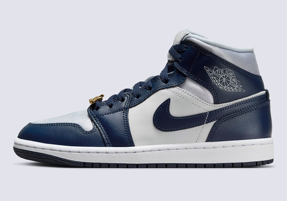 Jordan 1 mid white navy best sale