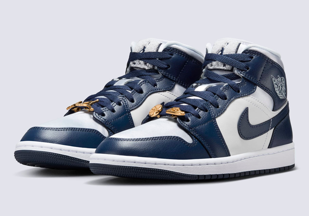 Navy blue and white jordan 1 online