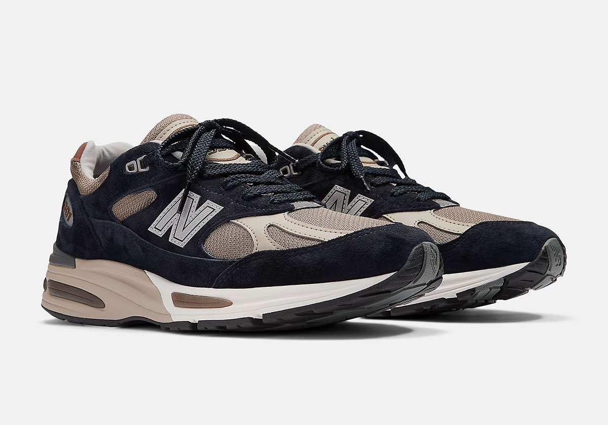 AVAILABLE NOW: New Balance 991v2 MADE in UK "After Midnight"